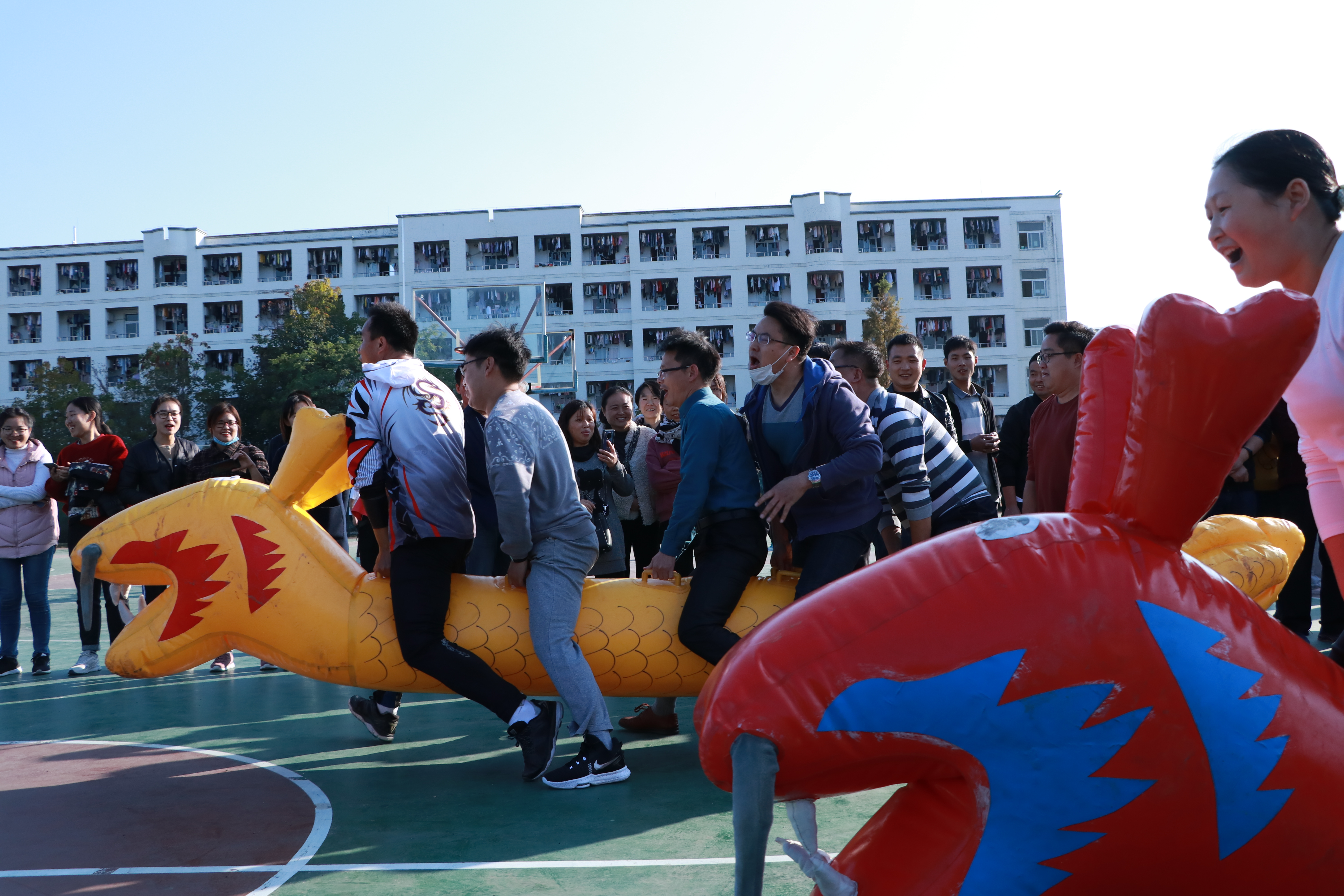 滁州学院举办首届教职工趣味运动会